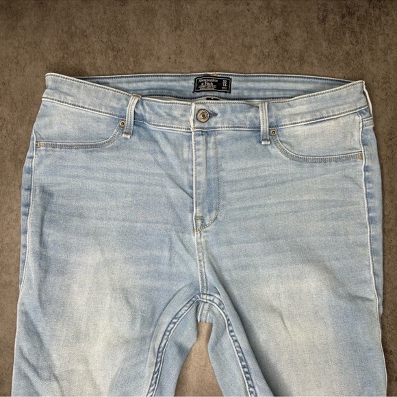 Abercrombie Harper Low Rise Legging Jeans - Picture 3 of 6